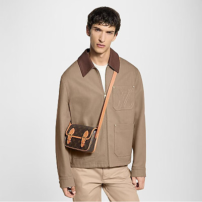 [스페셜오더]LOUIS VUITTON-M26805 루이비통 모노그램 사첼 웨어러블 월릿 남녀공용