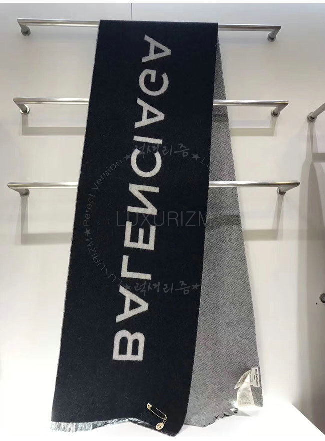 balenciaga1-1211-3.jpg