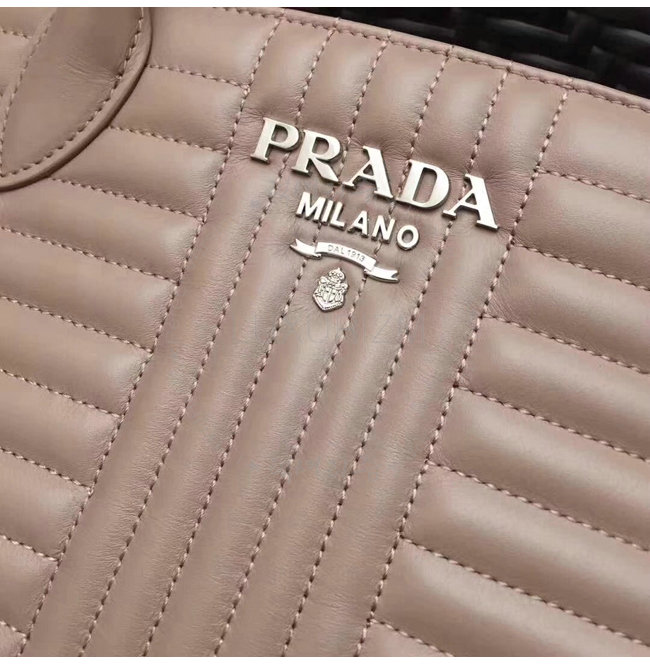 prada-0115-007.jpg