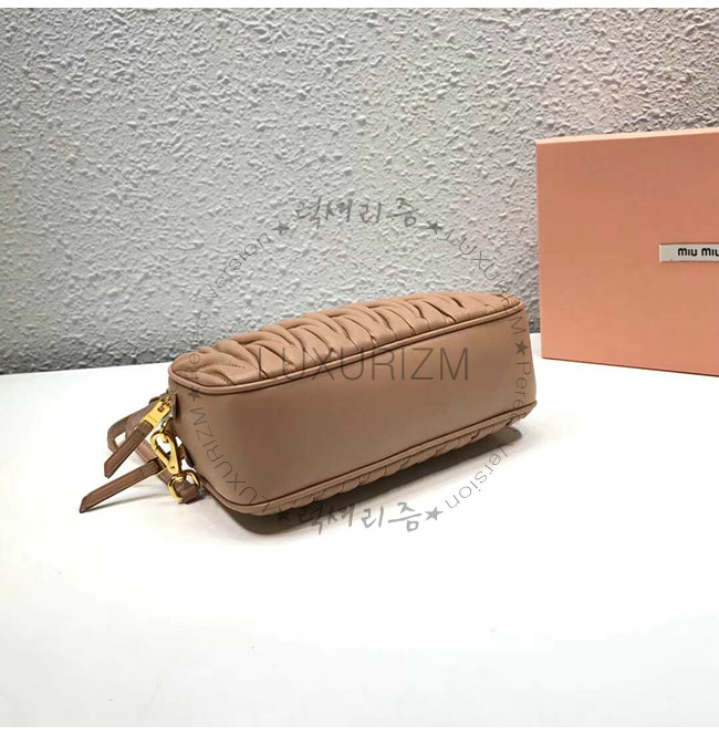 miumiu3-1020-005.jpg