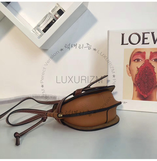 loewe-1122-006.jpg