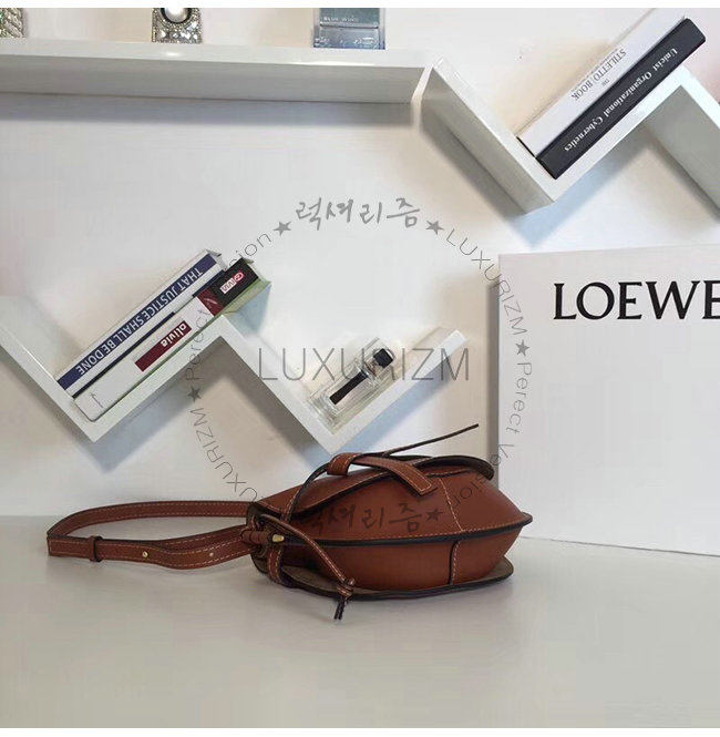 loewe10-1122-005.jpg