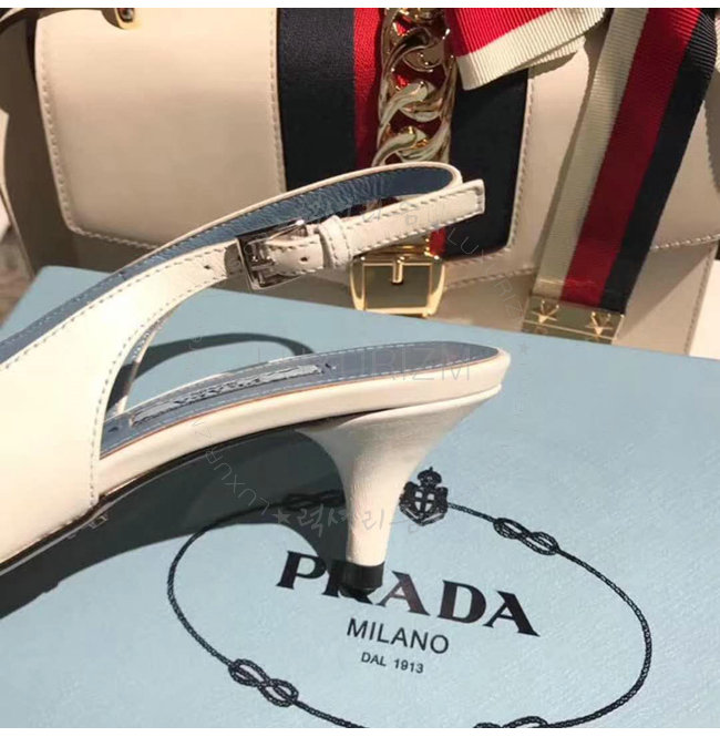 prada1-0317-006.jpg