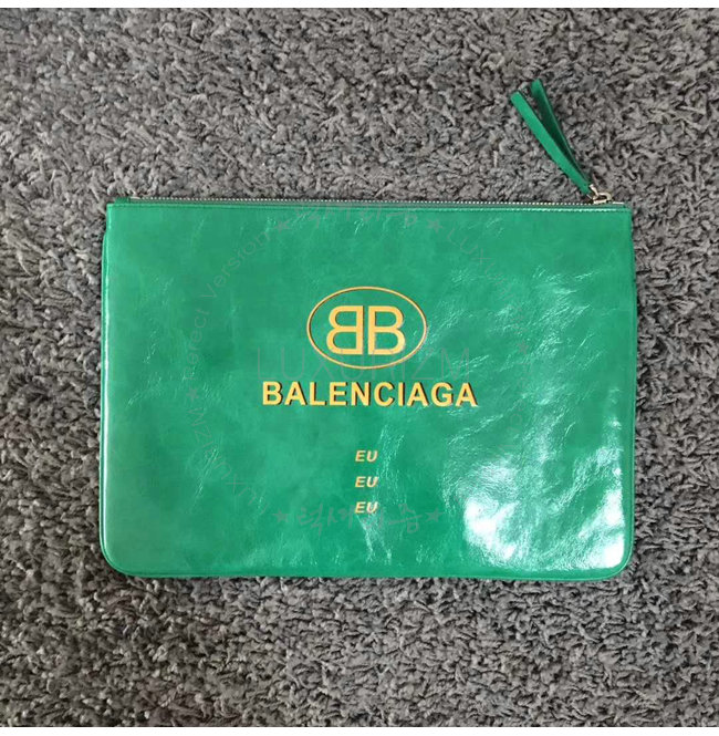 balenciaga1-0427-001.jpg