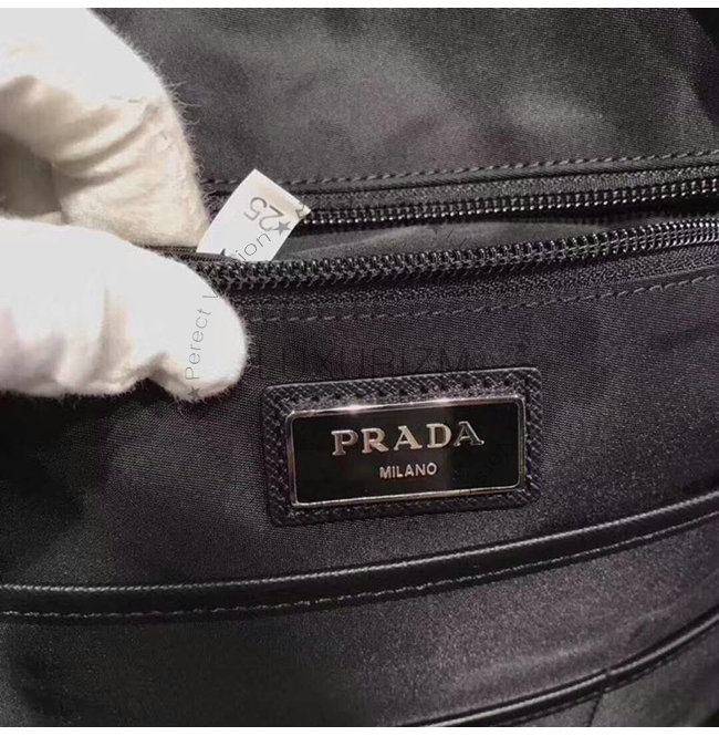 prada-0801-0010.jpg