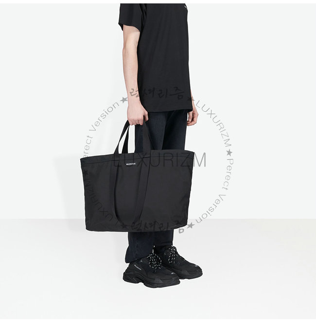 balenciaga1-0823-001.jpg